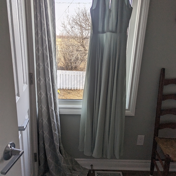 Keyhole neckline chiffon maxi dress - Picture 3 of 6